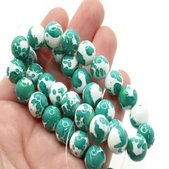40 10mm Green and White Splatter Paint Smooth Round Glass Beads {3}