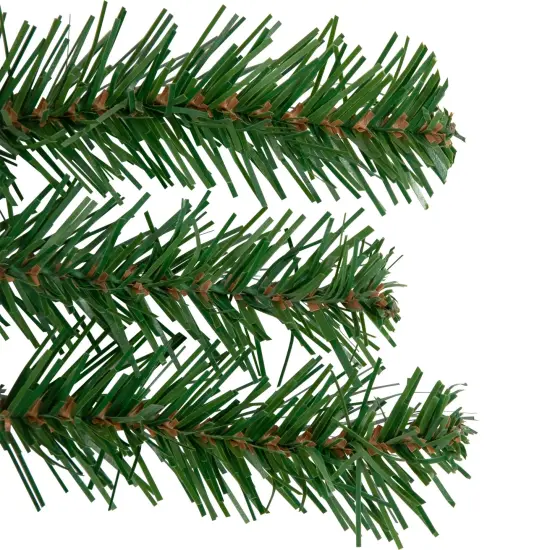 Northlight Winona Fir Artificial Christmas Wreath - 24" - Unlit Green {4}