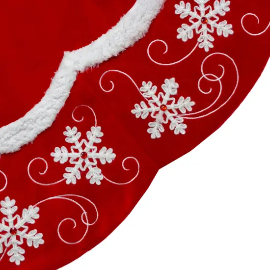 Northlight 48-Inch Velvet Red and White Snowflake Scallop Christmas Tree Skirt {3}