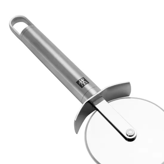 ZWILLING Pro Pizza Cutter {7}