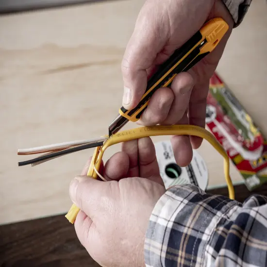 OLFA Fiberglass-Reinforced Precision Knife-9mm {6}