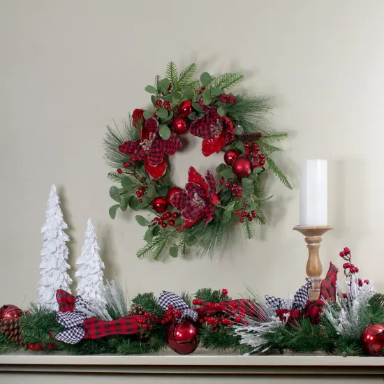 Northlight Magnolia and Red Berries Artificial Christmas Wreath - 22-Inch, Unlit Green {3}