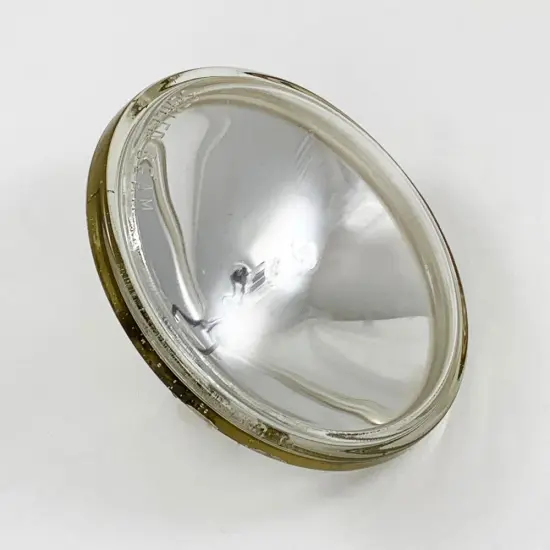 H7550 - 8w 6v PAR36 Sealed Beam Light Bulb - GE 43561 Replacement {1}