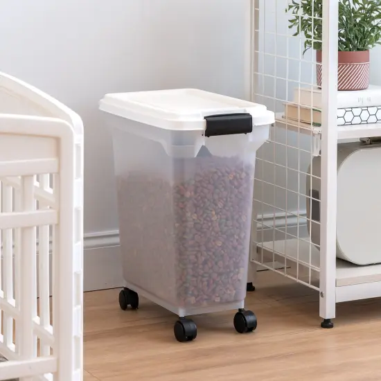 IRIS USA Airtight Pet Food Container with Scoop {2}
