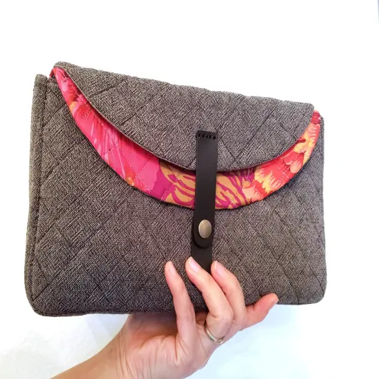 [DIY Bag Pattern] New Moon Clutch {2}