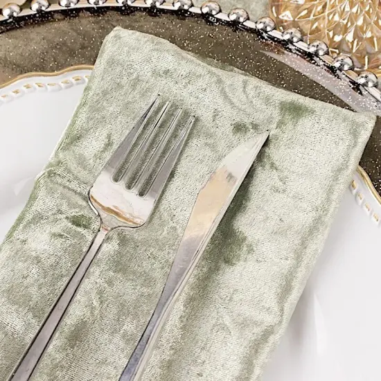 5-Pieces Crushed Velvet Dinner Napkins {3}