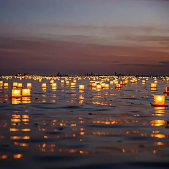 Set of 20 Gold Water Floating Candle Lanterns {3}