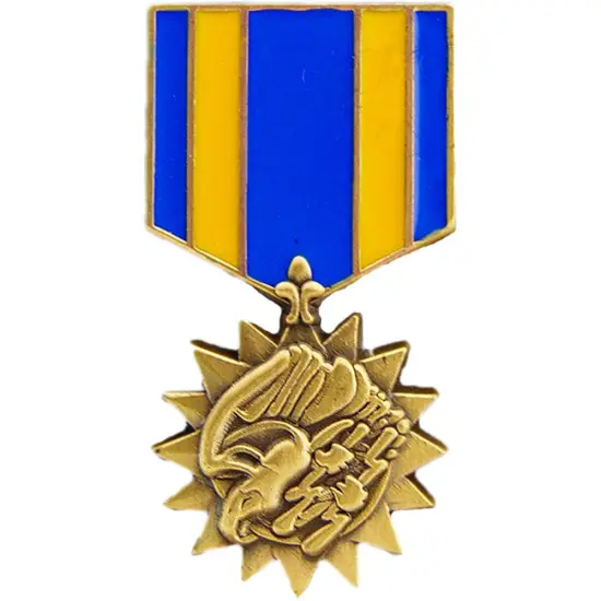 Air Medal Pin 1 3/16" {1}