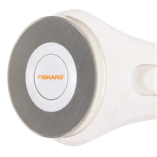 Fiskars Sparkle Rotary Cutter 45mm-White {6}