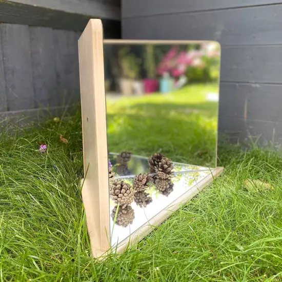 Wooden 4-Way Mirror {2}