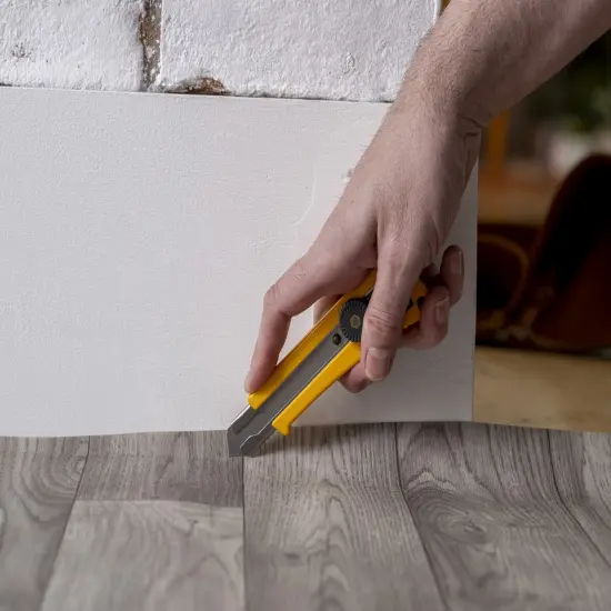 OLFA Rubber Inset Utility Knife-18mm {6}