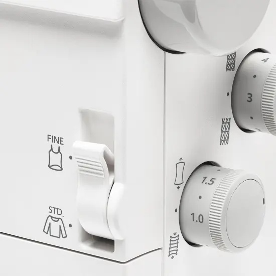 Elna eXtend Easy Cover Max CoverStitch Serger Machine {4}