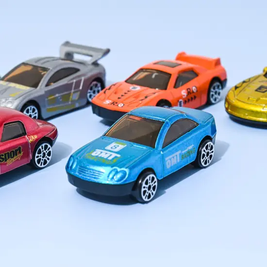 Big Mo's Toys Transport Car Carrier Truck - with 6 Stylish Metal Racing Cars - with Carrying Case {3}