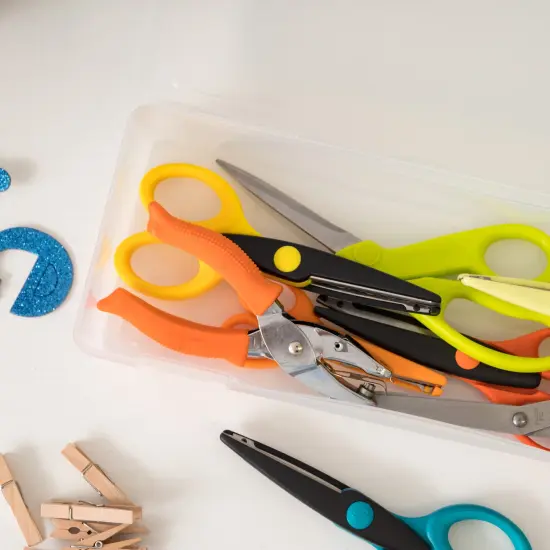 IRIS USA 10 Pack Small/Medium/Large Plastic Hobby Art Craft Supply Organizer Storage Containers with Latching Lid, for Pencil Case, Lego, Crayon, Ribbons, Tape, Beads, Sticker, Yarn, Stackable, Clear {4}