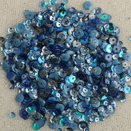 Buttons Galore 28 Lilac Lane Tin W/Sequins 40g-Denim Blues {3}