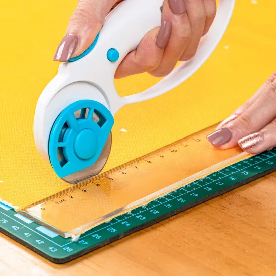 45mm Rotary Cutter for Fabric with Safety Lock Ergonomic Classic Comfort Loop Rotary Cutter for Crafting Sewing Quilting (Extra 5pcs 45mm Replacement Blades Included) {5}