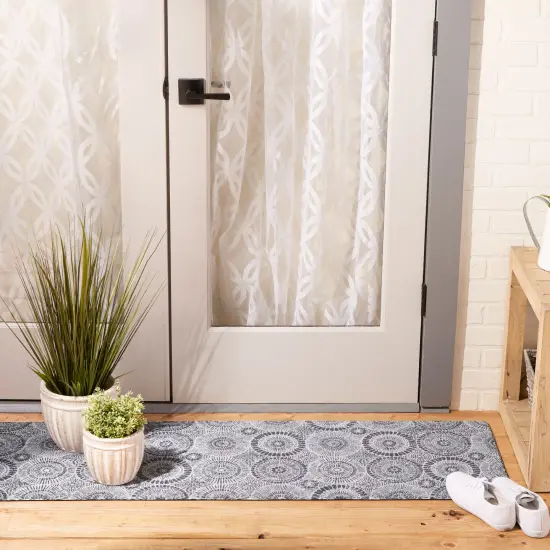 DII Gray/White Stripe Outdoor Floor Runner 3x6-ft {2}