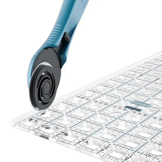 TrueCut 28mm Rotary Cutter {1}