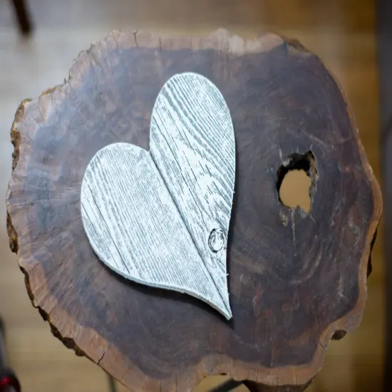 Rustic Farmhouse 6 in. Reclaimed Wood Heart White {2}