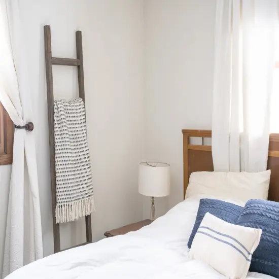 Rustic Farmhouse 4ft Reclaimed Wood Decorative Bookcase Ladder Blue {2}