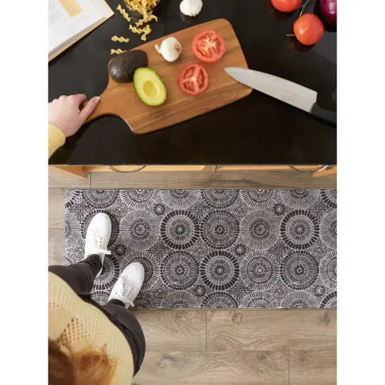 DII Gray/White Stripe Outdoor Floor Runner 3x6-ft {6}