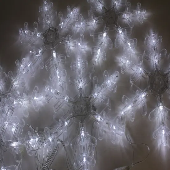 Perfect Holiday Snowflake String Lights 6pcs Plug in 8 Function - White {4}