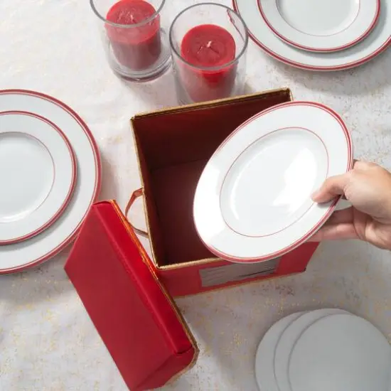 Simplify Holiday Saucer Plate Dinnerware Storage Box with 12 Felt Dividers {4}