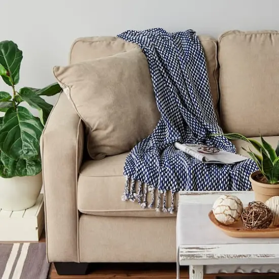 DII&reg; Navy & White Textured Acrylic Throw {6}