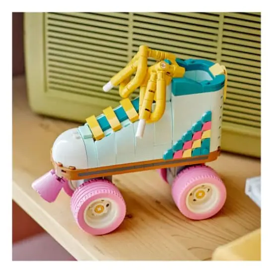 LEGO&reg; Creator&trade; Retro Roller Skate {7}