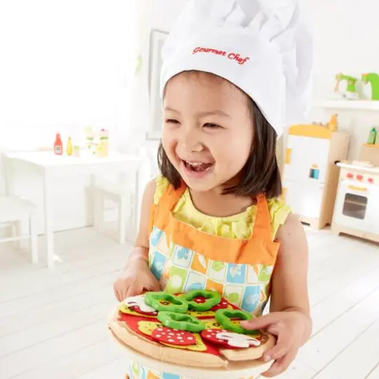 Hape Homemade Pizza Kitchen Food Playset {7}