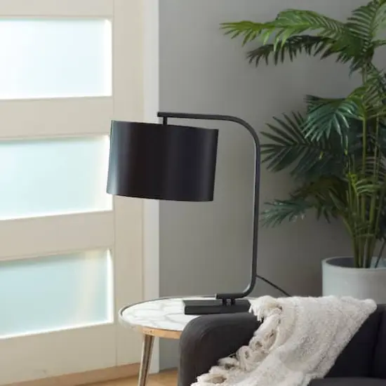 22" Black Metal Traditional Table Lamp {15}