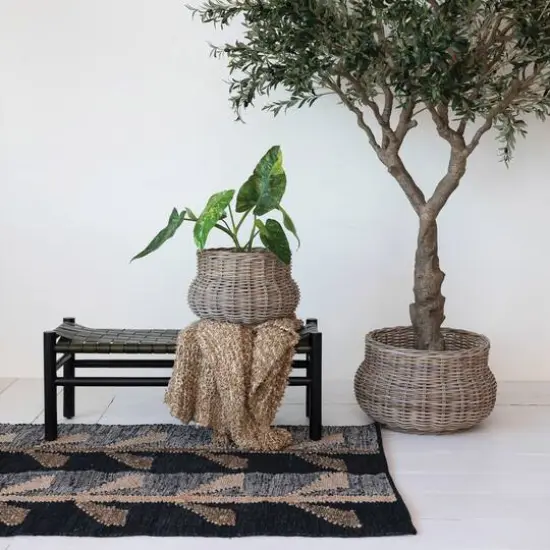 Hello Honey&reg; 4ft. x 6ft. Black & Natural Woven Jute, Leather & Cotton Chindi Rug {3}