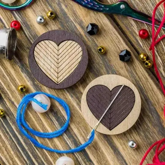 Wonderland Crafts Heart Double-Sided Magnetic Needle Holder {3}