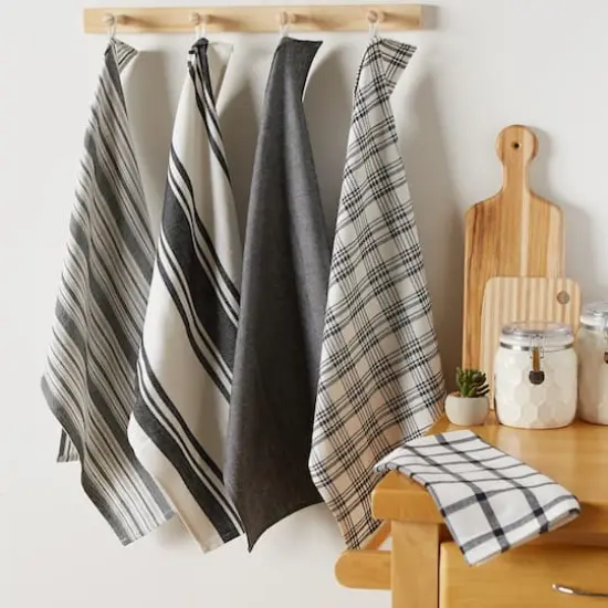 DII&reg; Assorted Black Woven Dishtowels Set {7}