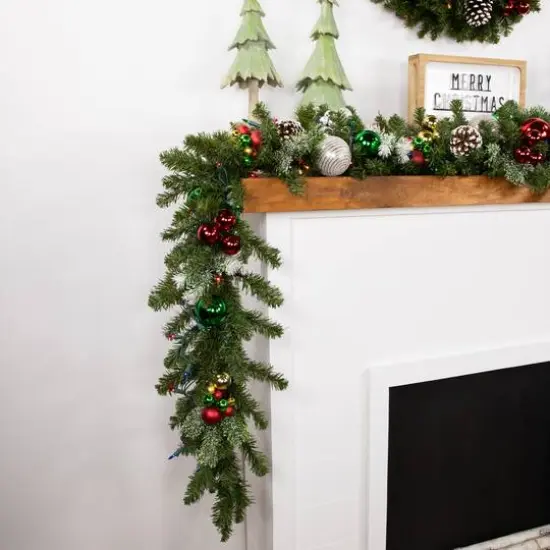 9ft. Pre-Lit Canadian Pine Christmas Garland {9}