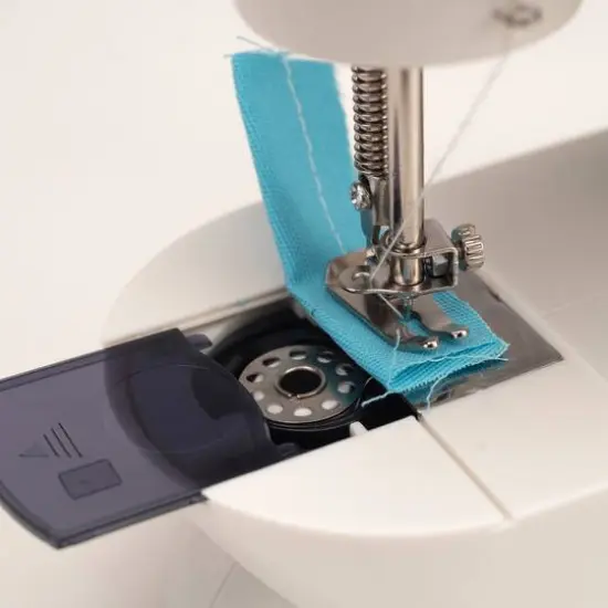 LSS-202 2-Speed Portable Sewing Machine {4}