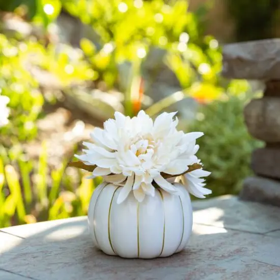 Flora Bunda&reg; 6" Ceramic Pumpkin Mums D&eacute;cor {3}