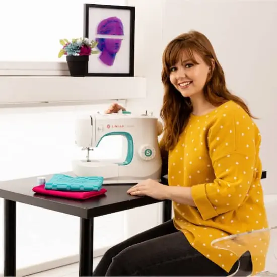 SINGER&reg; M3300 Mechanical Sewing Machine {9}