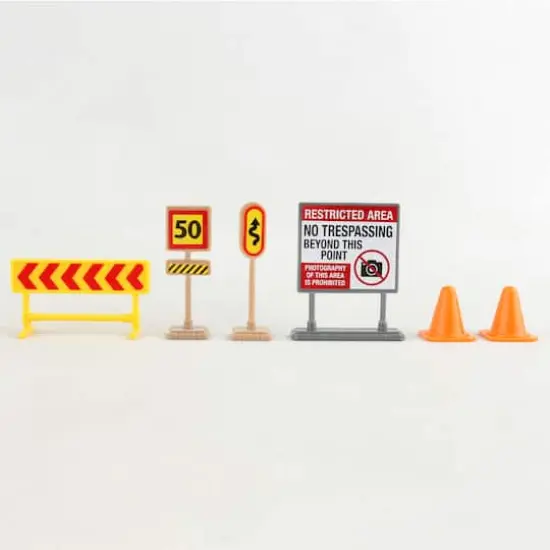 Daron Lockheed Martin Spy Playset {6}