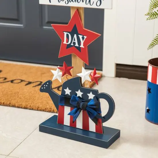 Glitzhome&reg; 35.7" Patriotic Americana Wooden Top Hat Porch Sign {6}