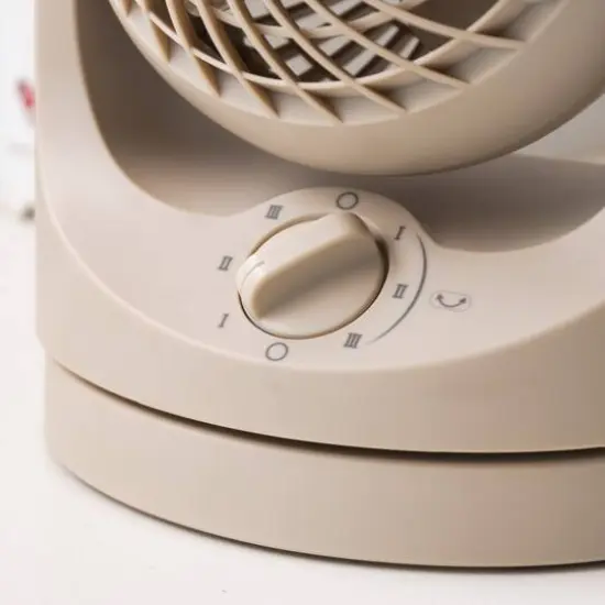 Iris&reg; 8.25" Latte Fan {6}