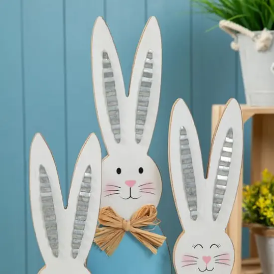 Glitzhome&reg; 29.75" Easter Wooden Bunny Family Porch D&eacute;cor {4}