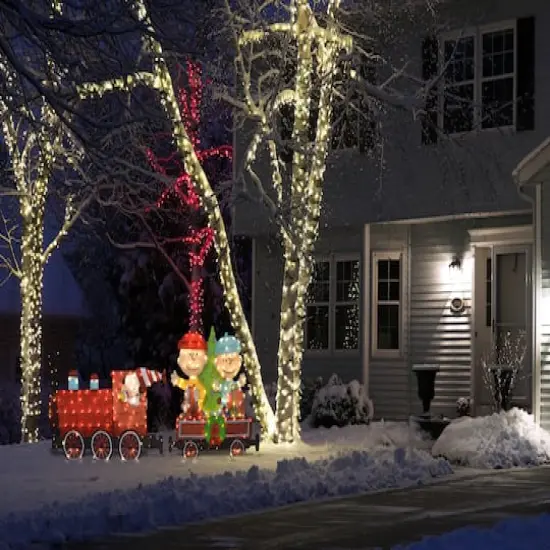 Peanuts&reg; 2-Piece 2D Pre Lit Train Yard Art Set {6}