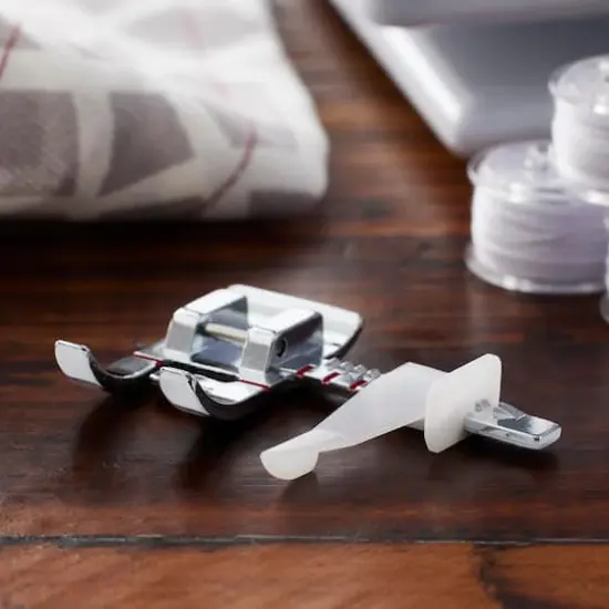 SINGER&reg; Sew Easy Foot {3}