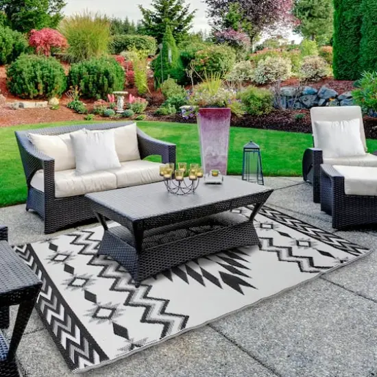 Black & White Aztec Print Rectangular Outdoor Area Rug, 4ft. x 6ft. {3}