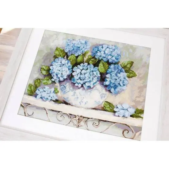 Luca-s HydrangeasB2328L Counted Cross Stitch Kit {3}