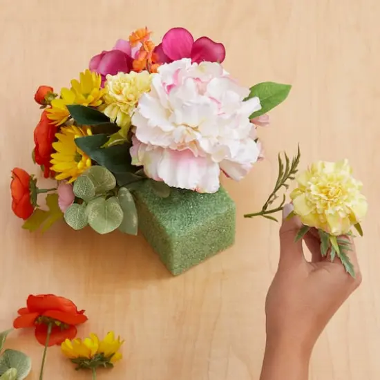 FloraCraft&reg; FloraFōM 8.75" x 2.75" x 3.75" Green Foam Bricks, 3ct. {7}