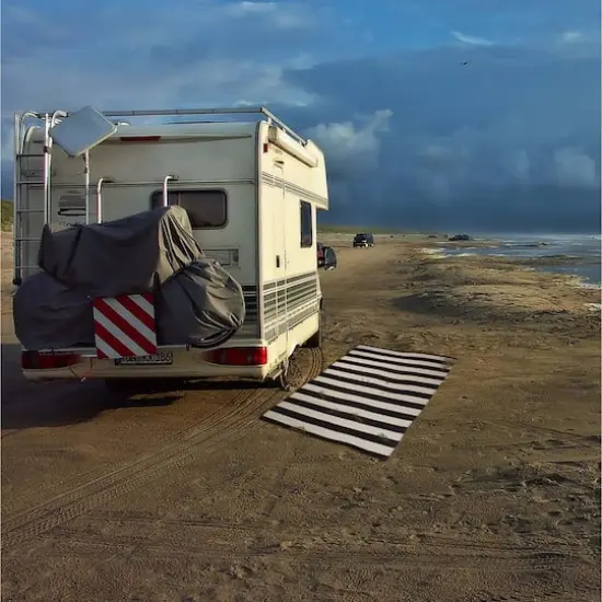 DII&reg; Black & White Stripe Outdoor Rug, 4ft. x 6ft. {4}