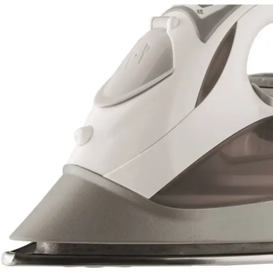 Brentwood&reg; White Steam Iron with Auto Shutoff {3}