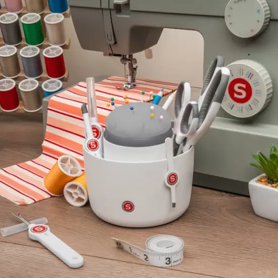 SINGER&reg; Pin & Sewing Tool Craft Organizer Caddy {10}